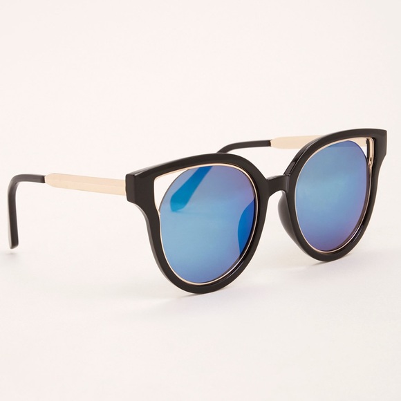 torrid Accessories - 🌷 Torrid cut out cateye reflective sunglasses